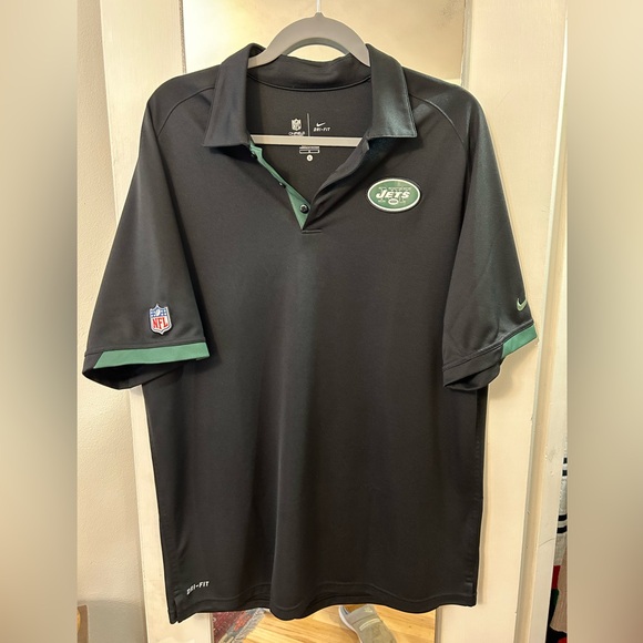 Assorted Men’s active wear shirts with NY Jets logo. - Picture 5 of 16